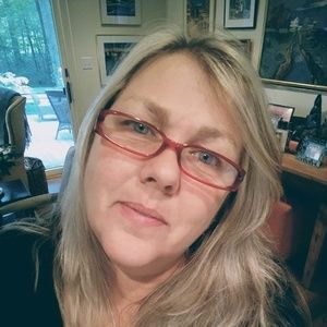 Meet your Posher, Bobbi